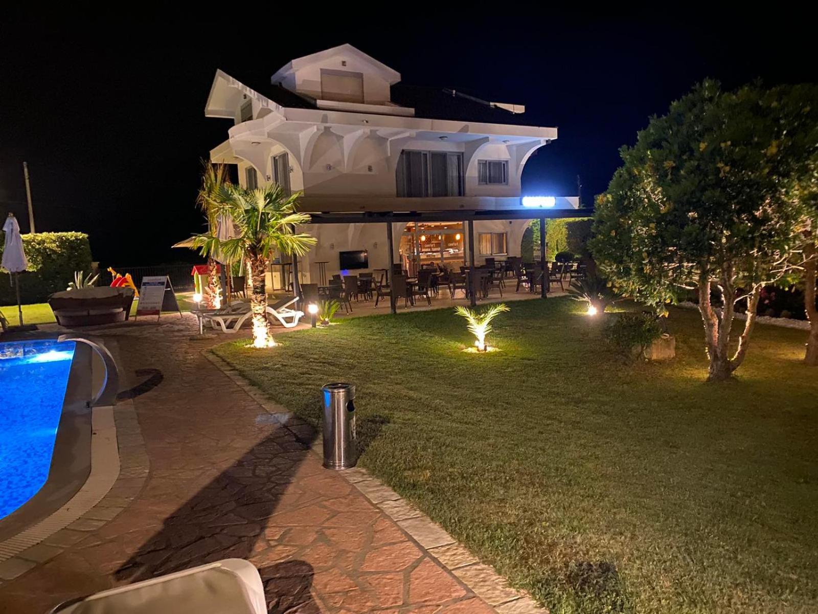 Hotel Comfort & Villas โดนิจ์ สโตจ์ ภายนอก รูปภาพ